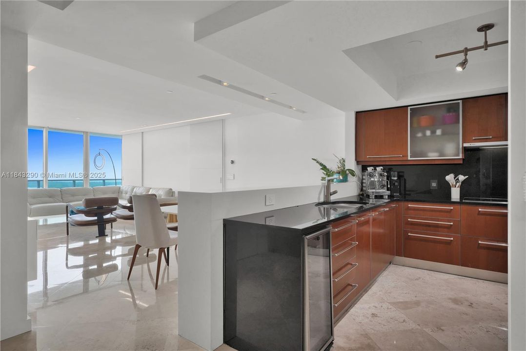 For Sale: $1,950,000 (2 beds, 3 baths, 1730 Square Feet)