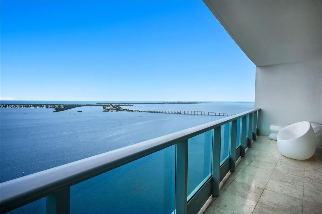 For Sale: $1,950,000 (2 beds, 3 baths, 1730 Square Feet)