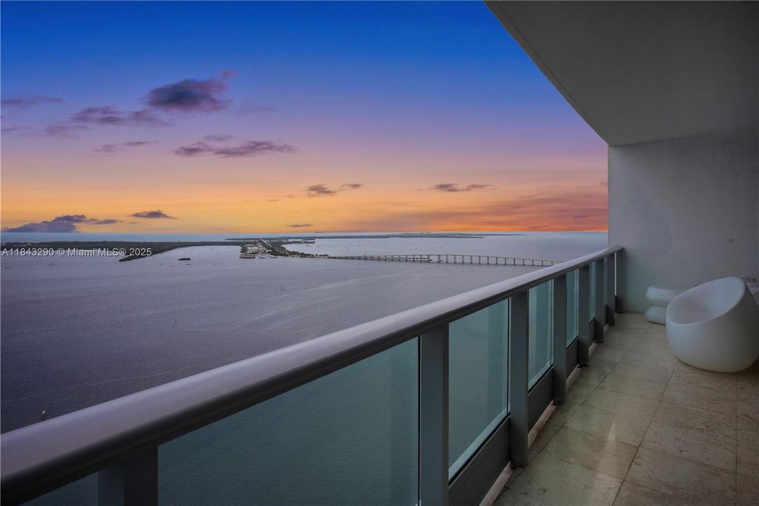 For Sale: $1,950,000 (2 beds, 3 baths, 1730 Square Feet)