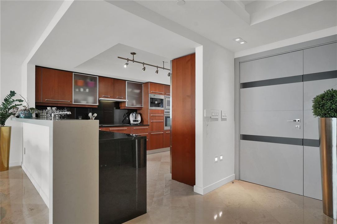 For Sale: $1,950,000 (2 beds, 3 baths, 1730 Square Feet)