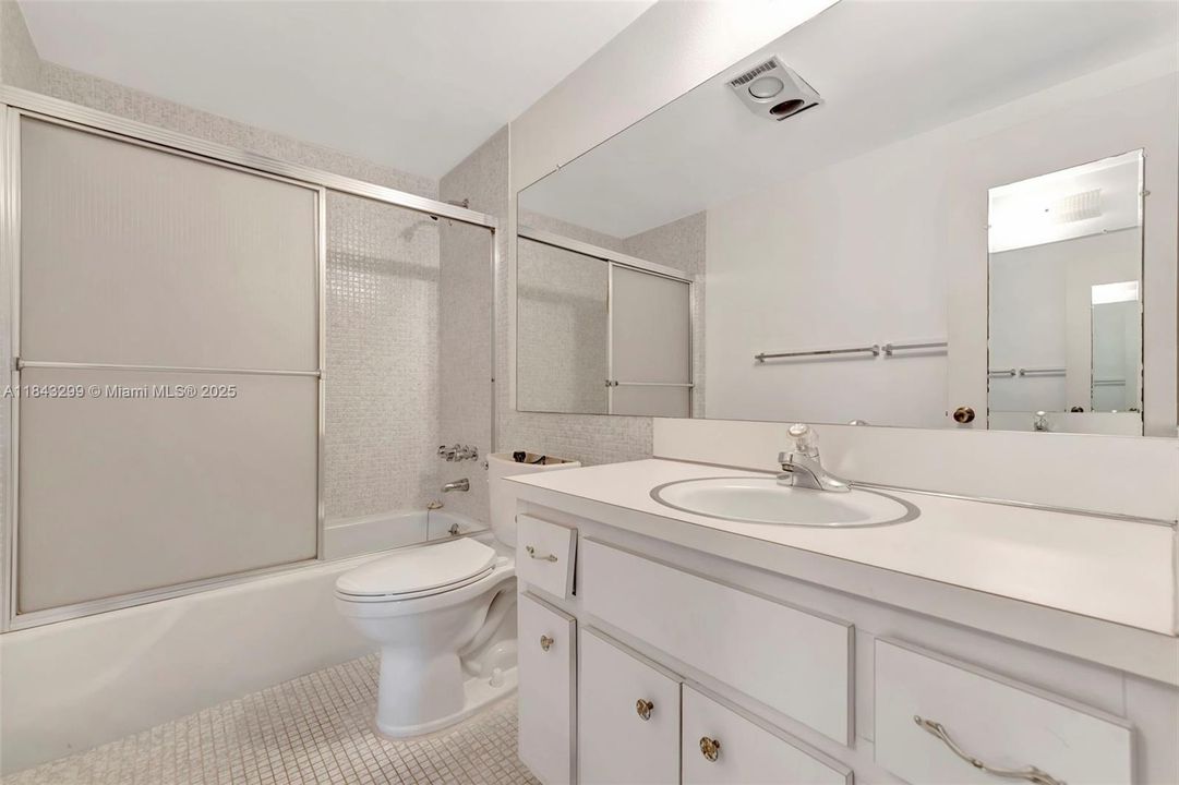 En Venta: $134,900 (2 camas, 2 baños, 1242 Pies cuadrados)