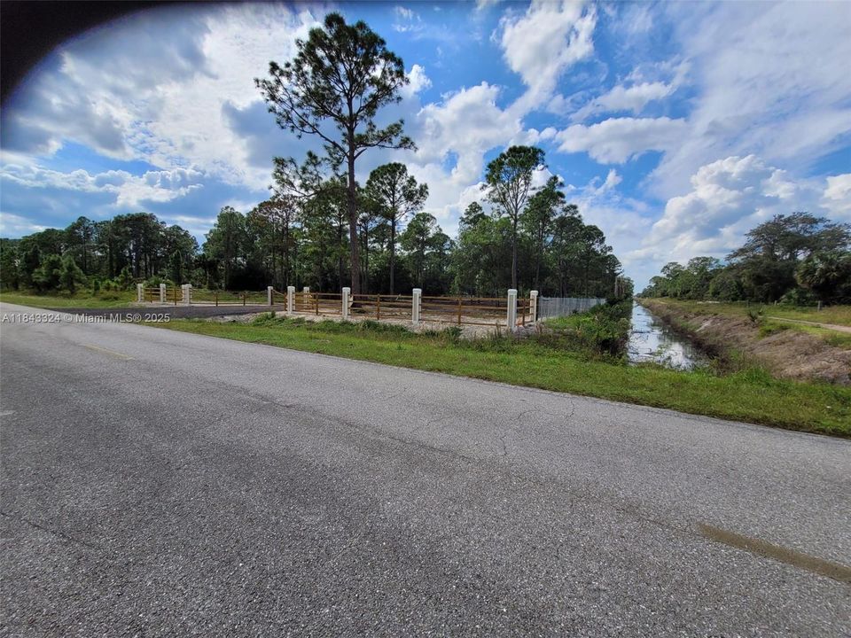 En Venta: $85,800 (1.25 acres)