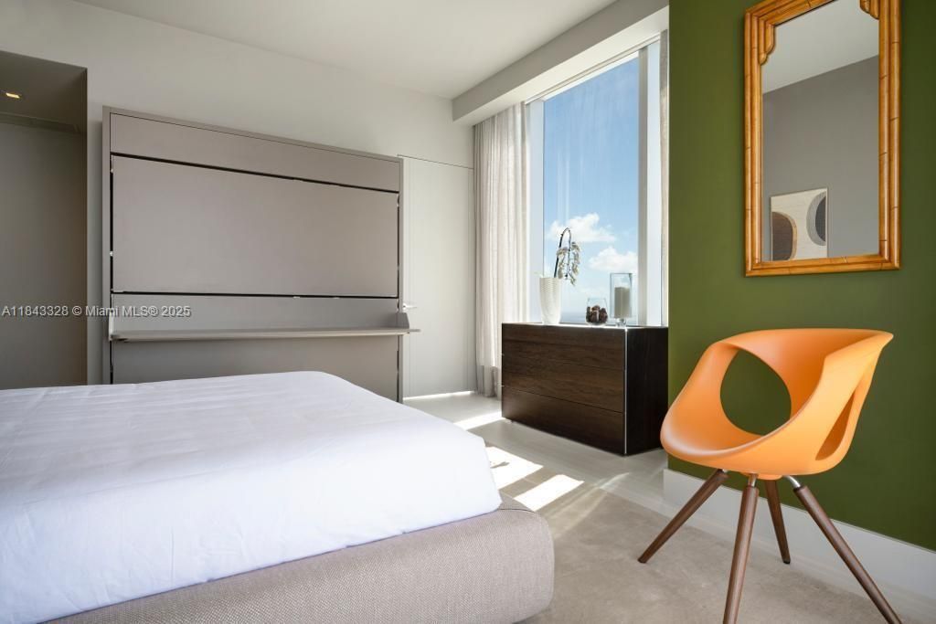 Recently Sold: $7,700,000 (4 beds, 5 baths, 3252 Square Feet)