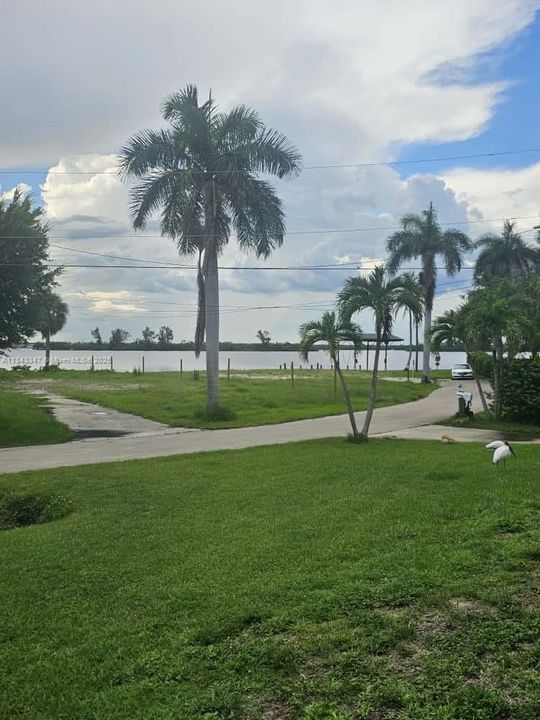 待售: $499,000 (0.25 acres)