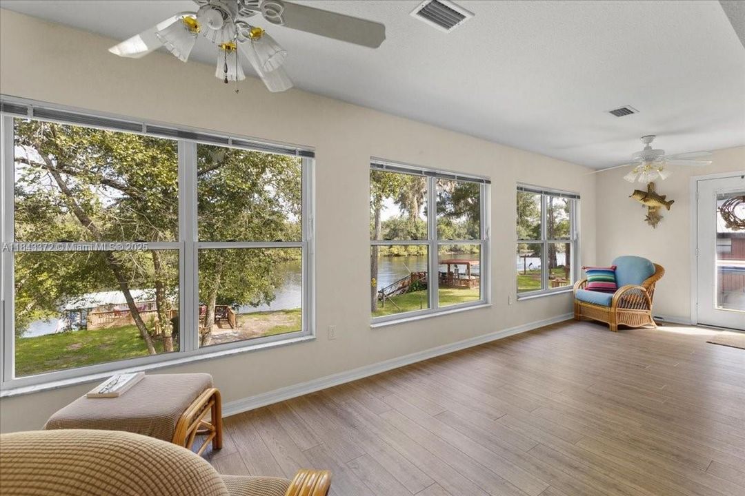 En Venta: $550,000 (2 camas, 2 baños, 1456 Pies cuadrados)