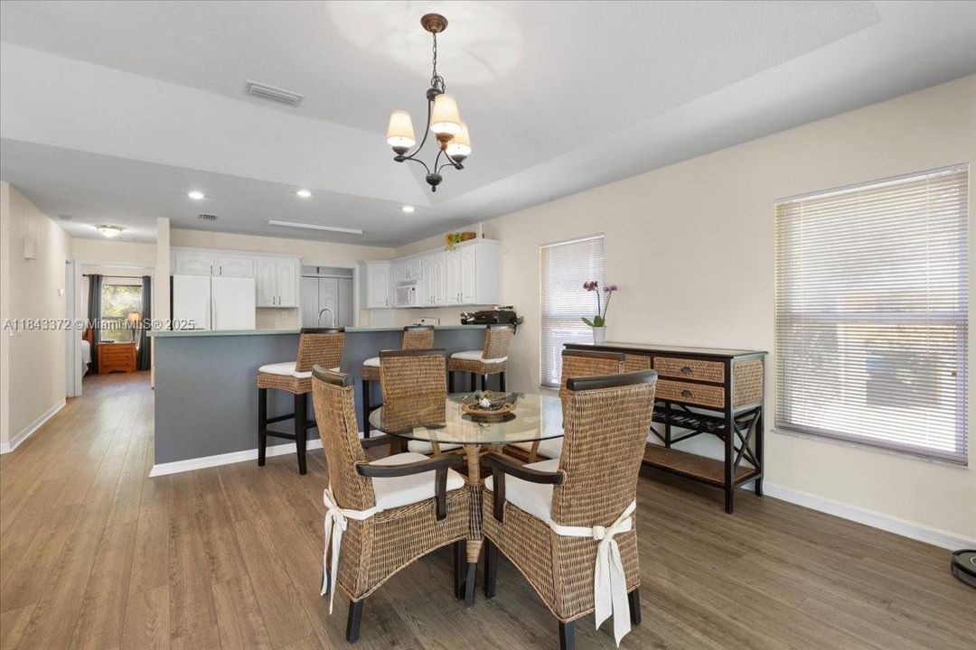 En Venta: $550,000 (2 camas, 2 baños, 1456 Pies cuadrados)