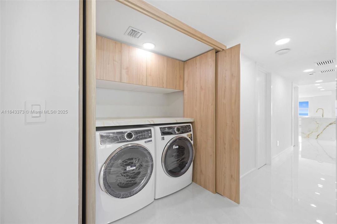 На продажу: $1,575,000 (3 спален, 3 ванн, 1891 Квадратных фут)