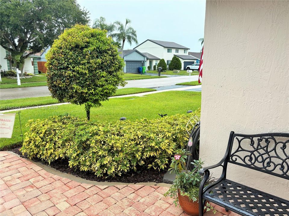 Activo con contrato: $625,000 (3 camas, 2 baños, 1804 Pies cuadrados)