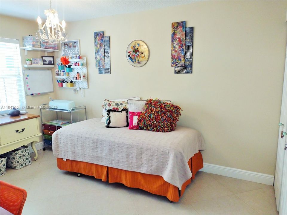 Activo con contrato: $625,000 (3 camas, 2 baños, 1804 Pies cuadrados)