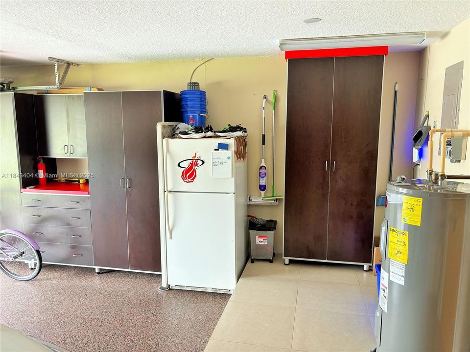 Activo con contrato: $625,000 (3 camas, 2 baños, 1804 Pies cuadrados)