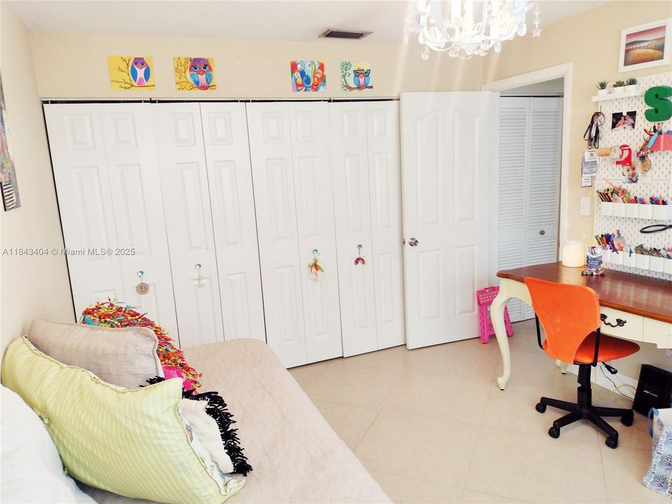 Activo con contrato: $625,000 (3 camas, 2 baños, 1804 Pies cuadrados)