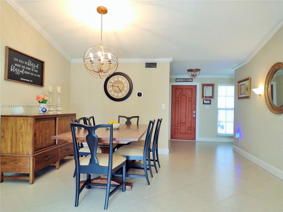 Activo con contrato: $625,000 (3 camas, 2 baños, 1804 Pies cuadrados)