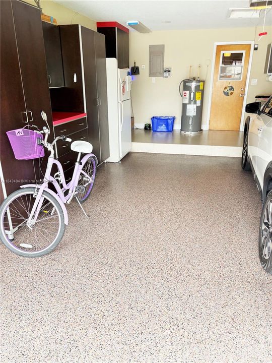 Activo con contrato: $625,000 (3 camas, 2 baños, 1804 Pies cuadrados)