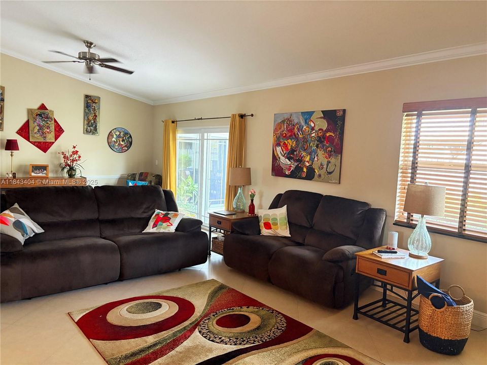 Activo con contrato: $625,000 (3 camas, 2 baños, 1804 Pies cuadrados)