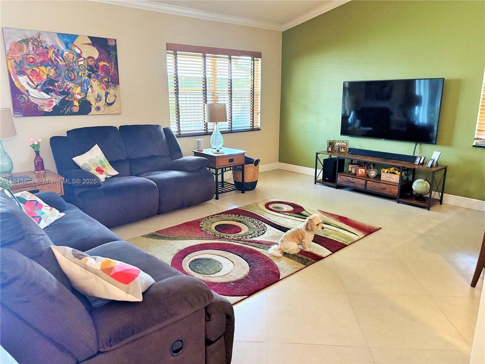 Activo con contrato: $625,000 (3 camas, 2 baños, 1804 Pies cuadrados)