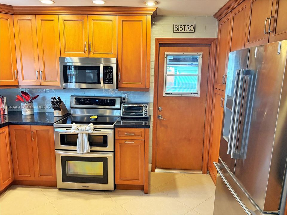 Activo con contrato: $625,000 (3 camas, 2 baños, 1804 Pies cuadrados)