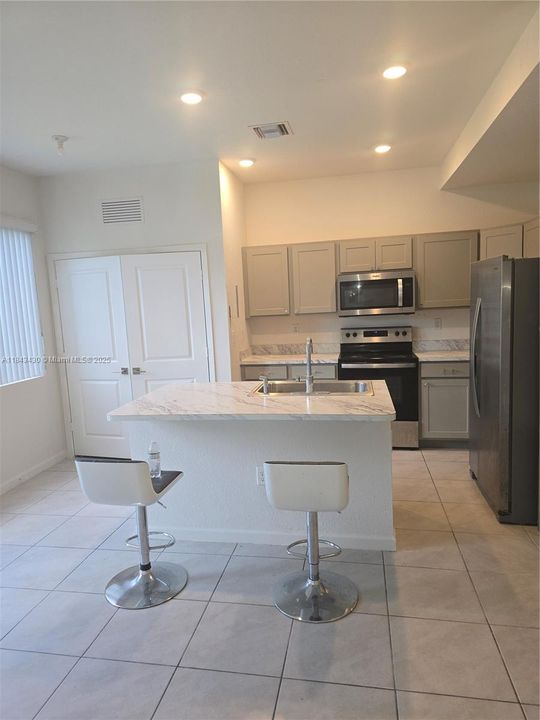 Active With Contract: $3,800 (4 beds, 2 baths, 1524 Square Feet)