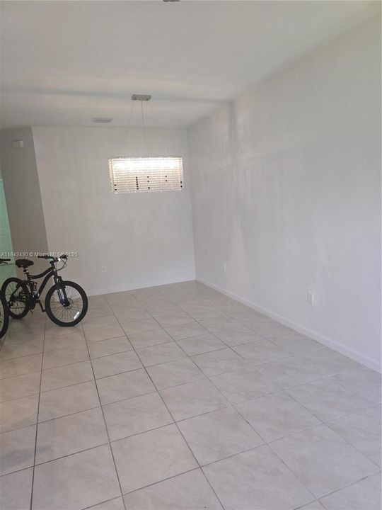 Active With Contract: $3,800 (4 beds, 2 baths, 1524 Square Feet)