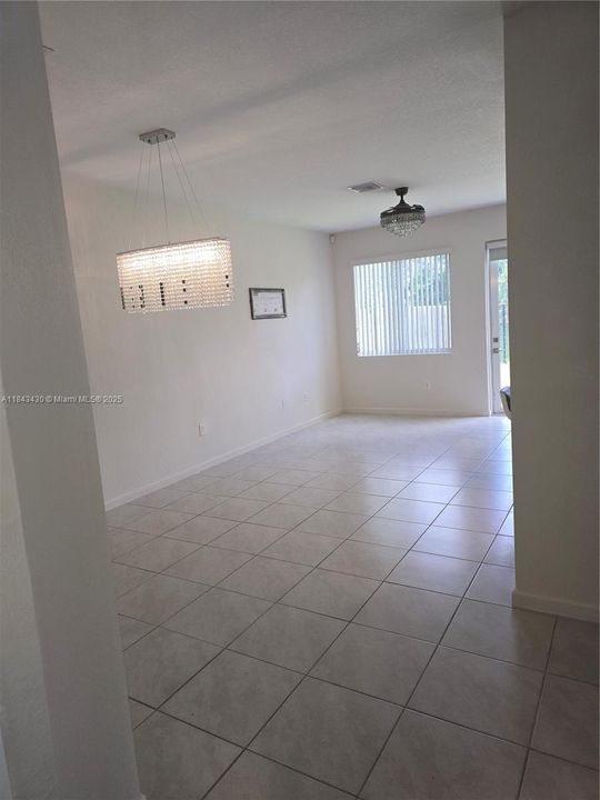 Active With Contract: $3,800 (4 beds, 2 baths, 1524 Square Feet)