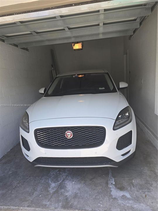 Active With Contract: $3,800 (4 beds, 2 baths, 1524 Square Feet)