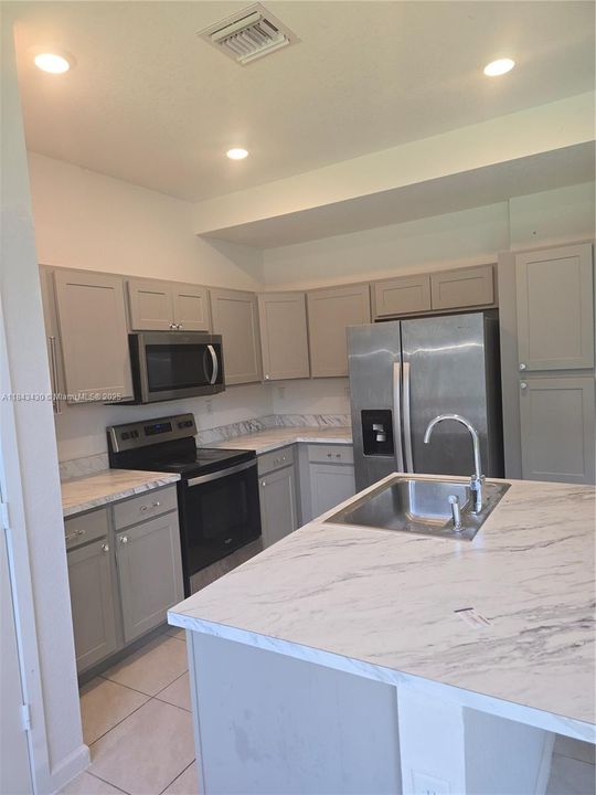 Active With Contract: $3,800 (4 beds, 2 baths, 1524 Square Feet)