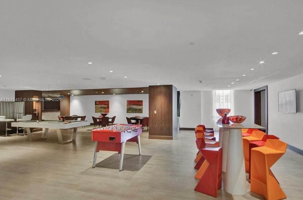 待售: $3,580,000 (4 贝兹, 4 浴室, 3296 平方英尺)