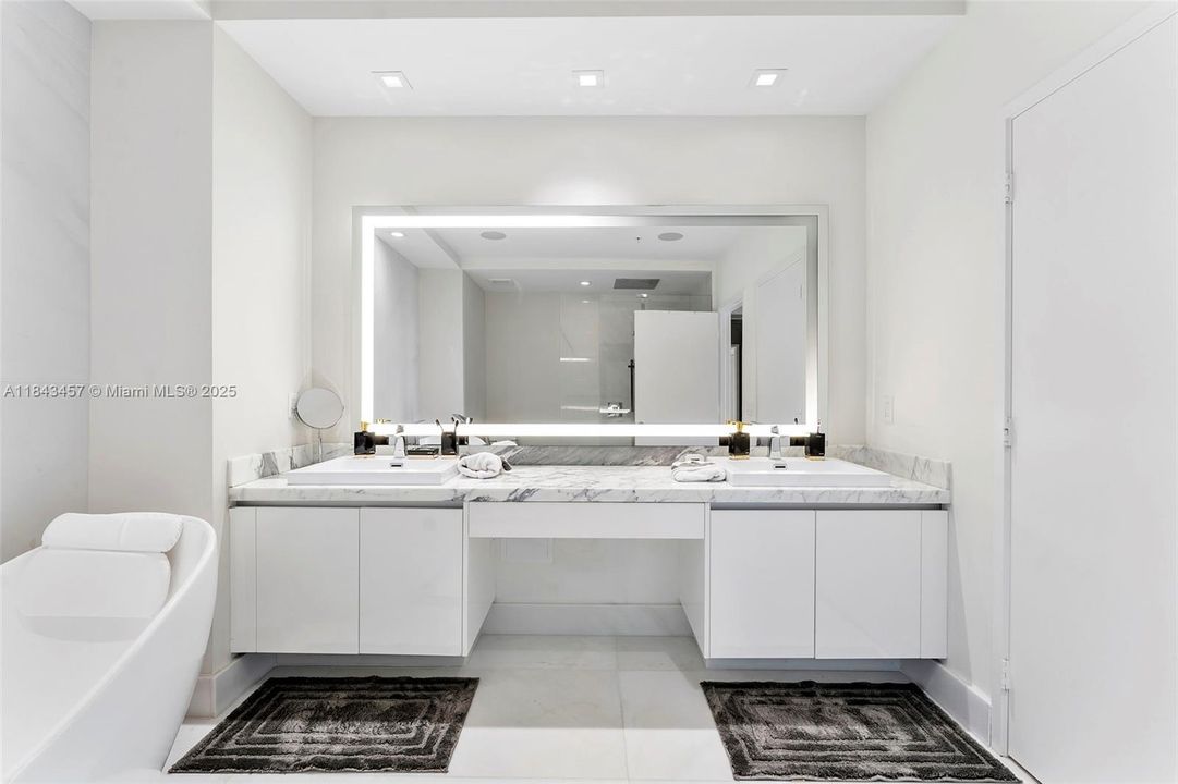 待售: $3,580,000 (4 贝兹, 4 浴室, 3296 平方英尺)