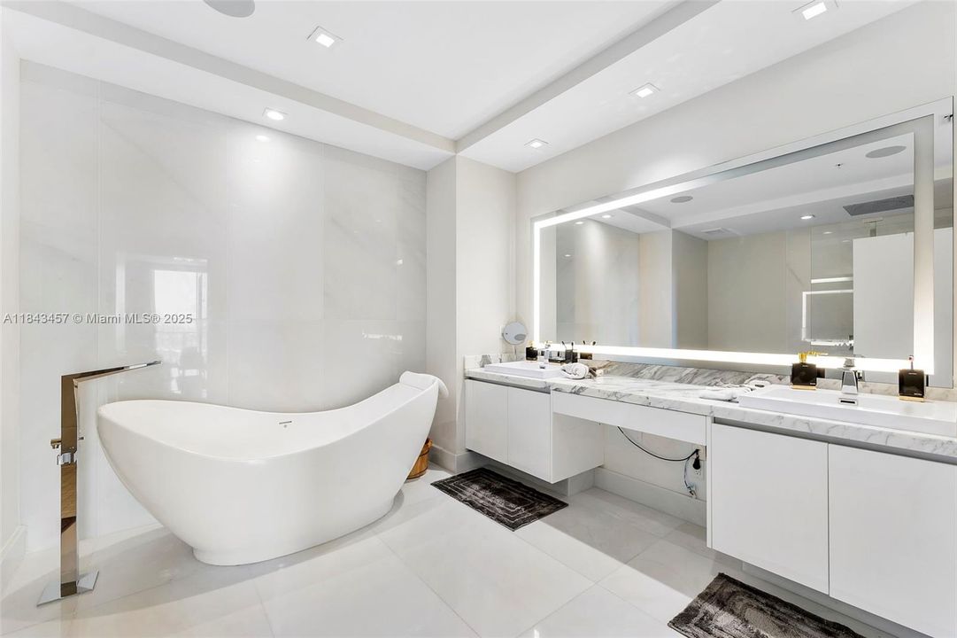 待售: $3,580,000 (4 贝兹, 4 浴室, 3296 平方英尺)