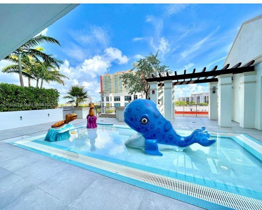 待售: $3,580,000 (4 贝兹, 4 浴室, 3296 平方英尺)