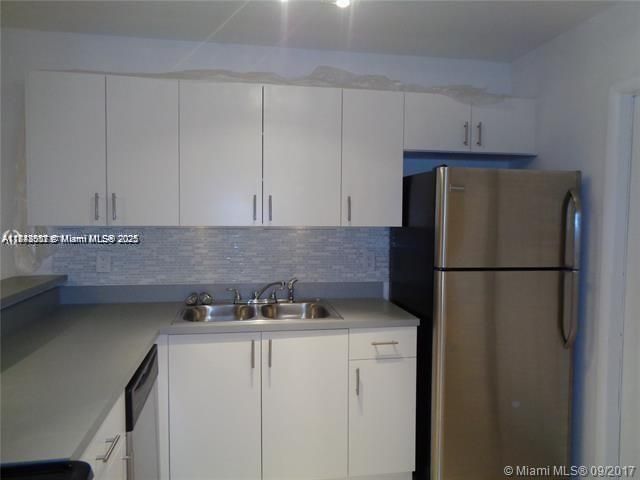 For Sale: $174,000 (2 beds, 2 baths, 920 Square Feet)