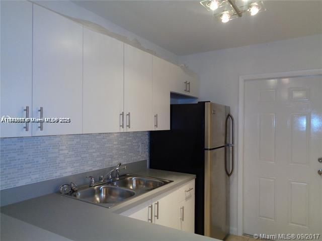 For Sale: $174,000 (2 beds, 2 baths, 920 Square Feet)