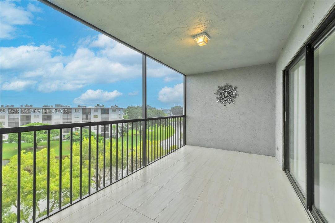 Active With Contract: $265,000 (2 beds, 2 baths, 1222 Square Feet)