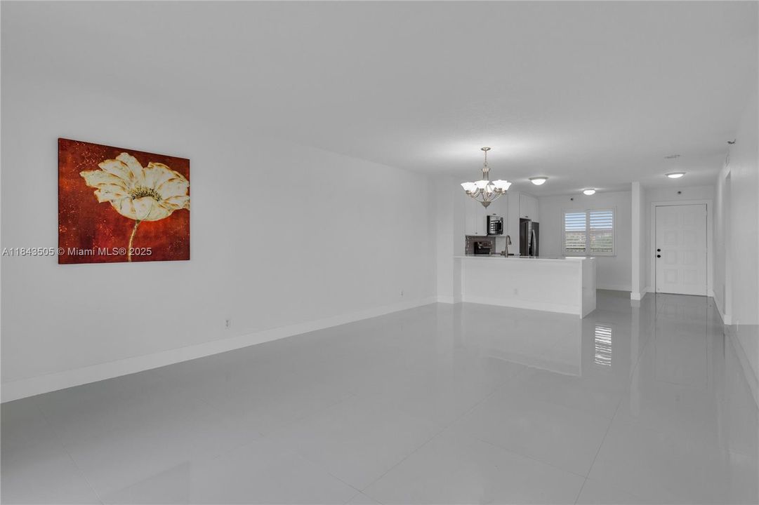 Active With Contract: $265,000 (2 beds, 2 baths, 1222 Square Feet)