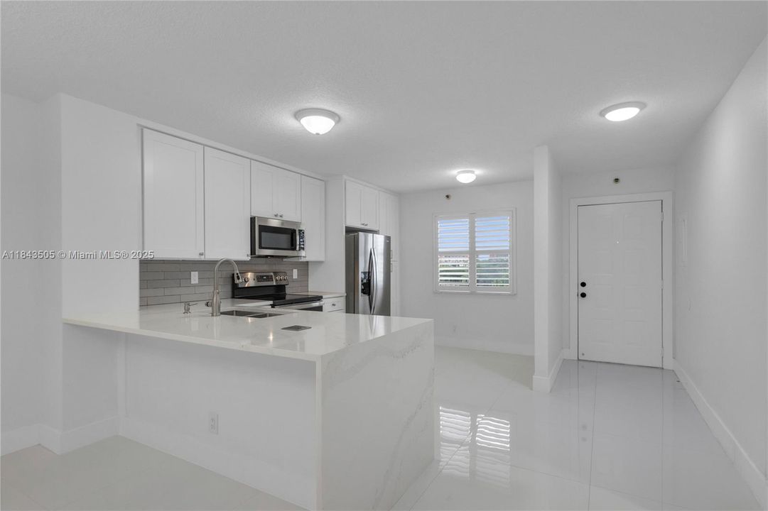 Active With Contract: $265,000 (2 beds, 2 baths, 1222 Square Feet)