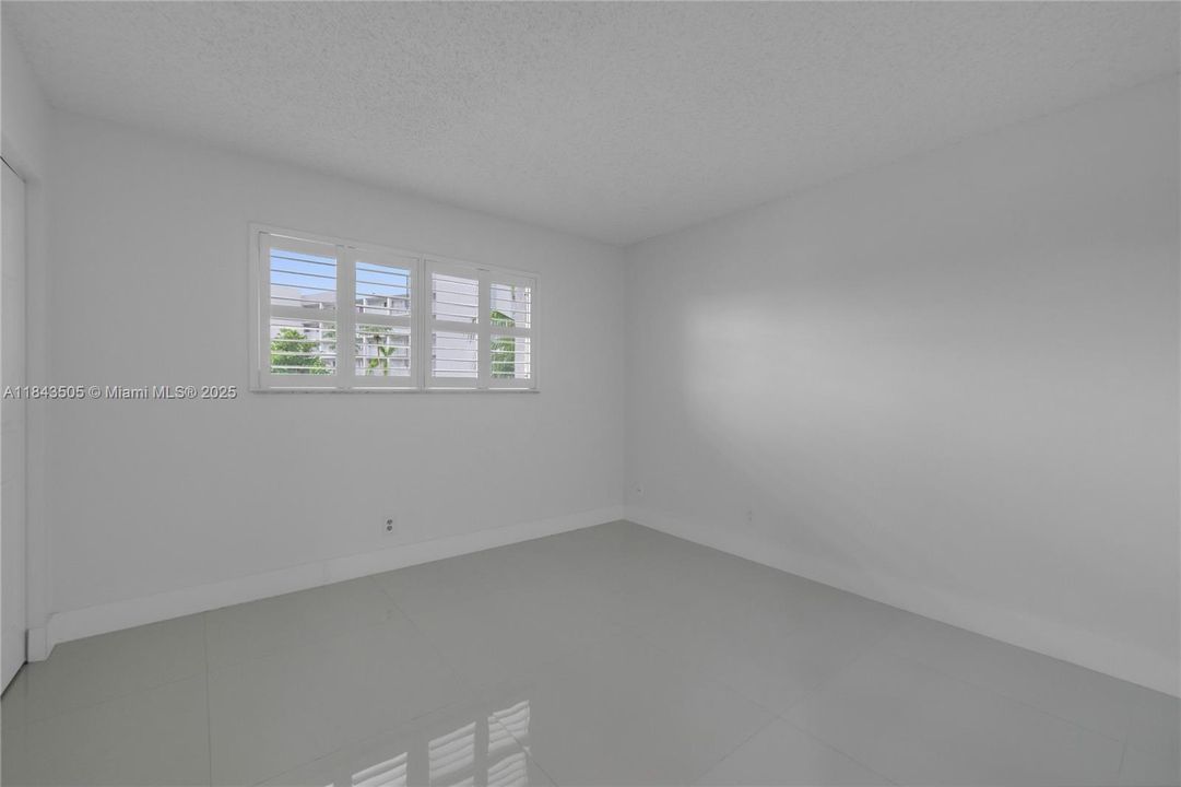 Active With Contract: $265,000 (2 beds, 2 baths, 1222 Square Feet)