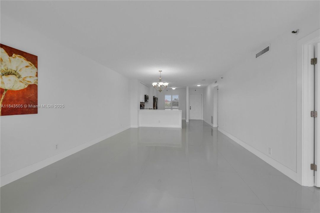 Active With Contract: $265,000 (2 beds, 2 baths, 1222 Square Feet)