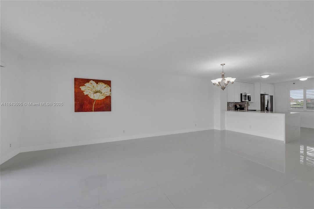 Active With Contract: $265,000 (2 beds, 2 baths, 1222 Square Feet)