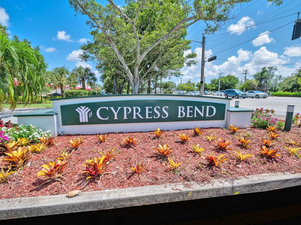 Active With Contract: $265,000 (2 beds, 2 baths, 1222 Square Feet)