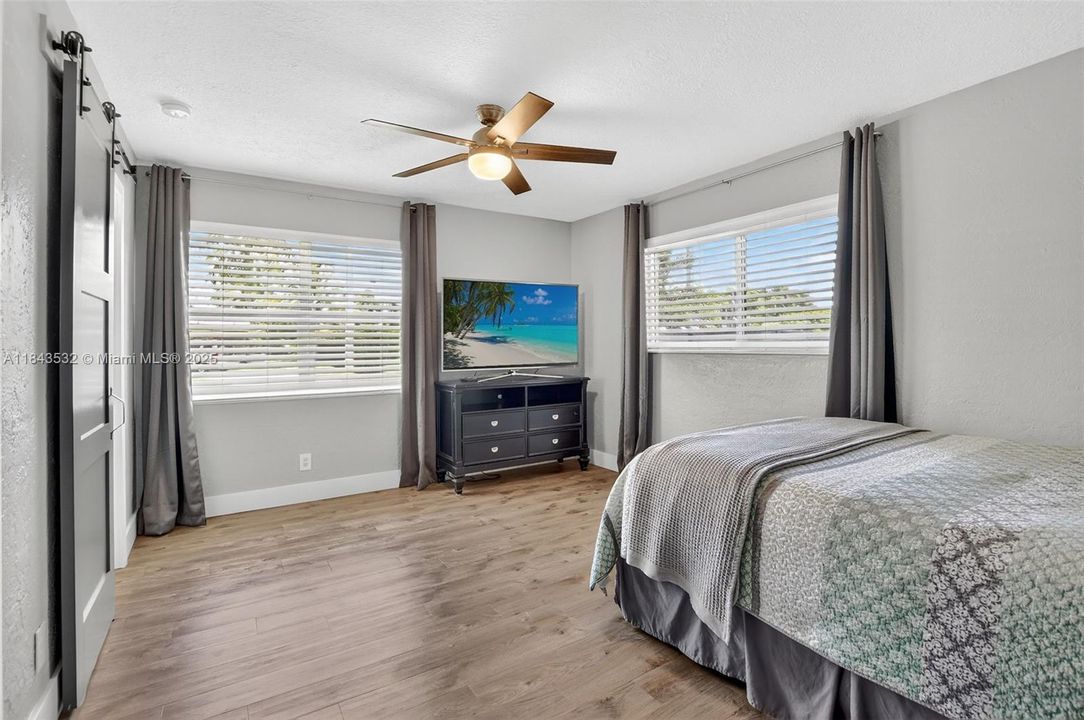 Activo con contrato: $865,000 (3 camas, 3 baños, 1840 Pies cuadrados)