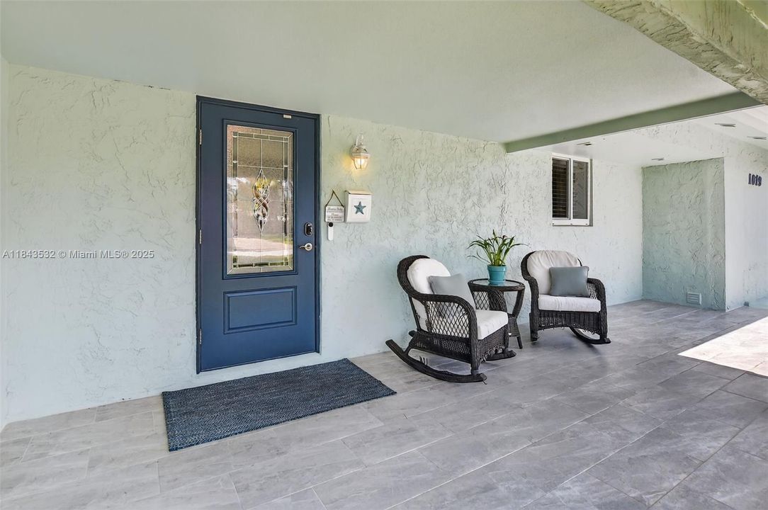 Activo con contrato: $865,000 (3 camas, 3 baños, 1840 Pies cuadrados)