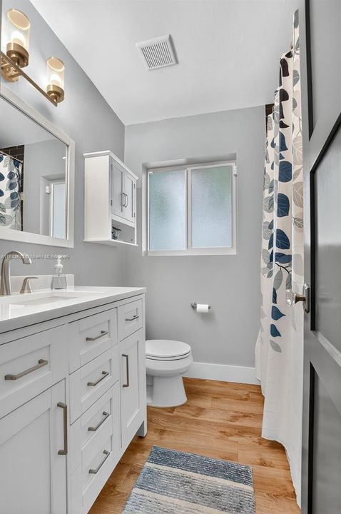 Activo con contrato: $865,000 (3 camas, 3 baños, 1840 Pies cuadrados)