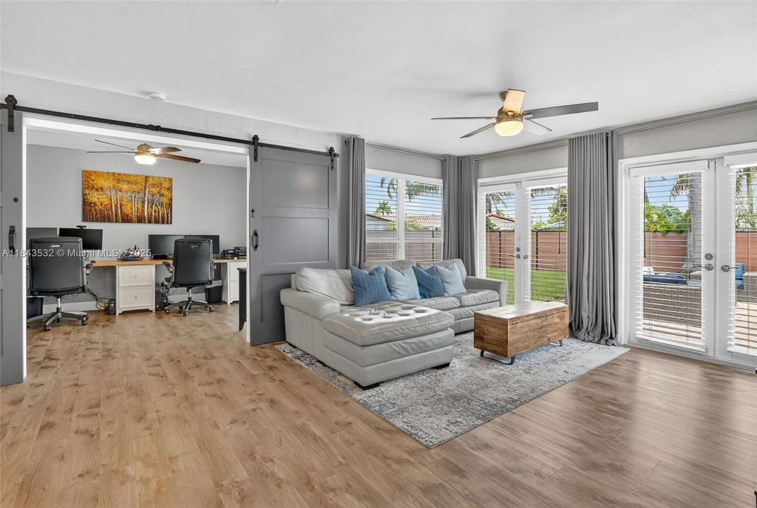 Activo con contrato: $865,000 (3 camas, 3 baños, 1840 Pies cuadrados)