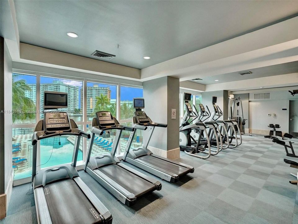 Recently Rented: $3,000 (1 beds, 1 baths, 974 Square Feet)