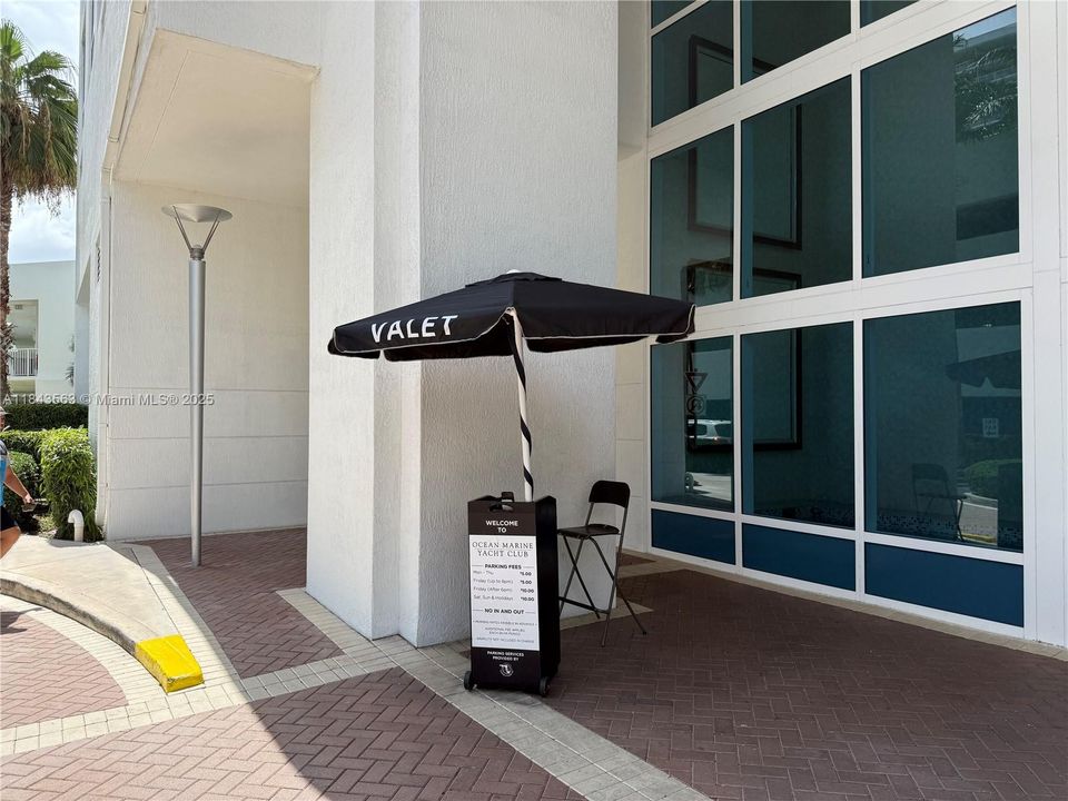 Recently Rented: $3,000 (1 beds, 1 baths, 974 Square Feet)