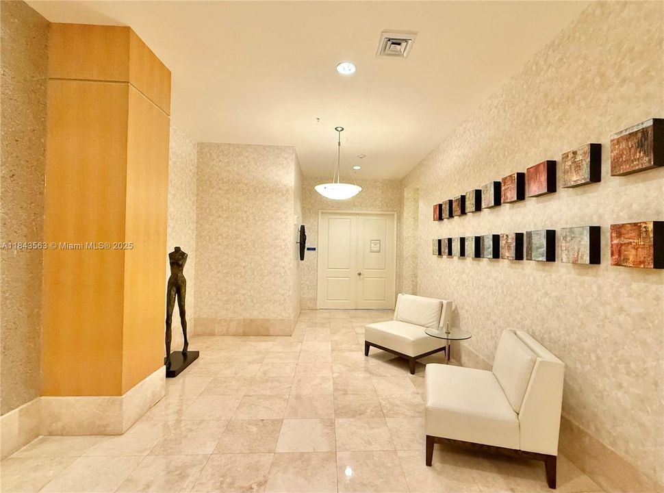 Recently Rented: $3,000 (1 beds, 1 baths, 974 Square Feet)