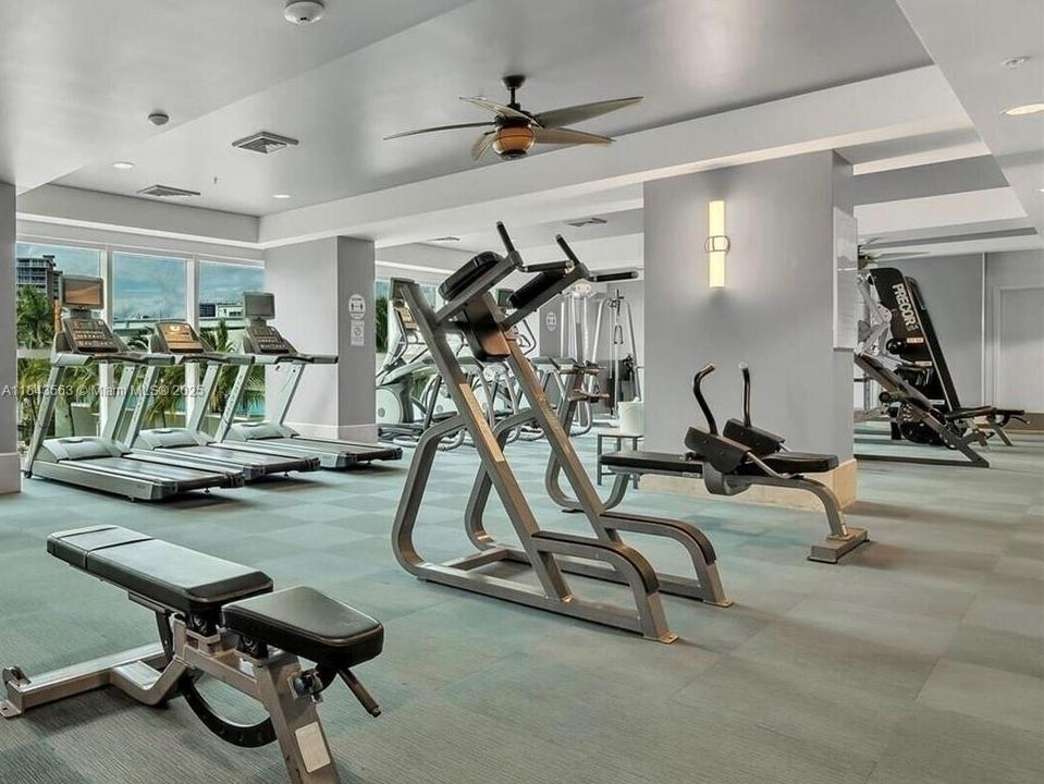 Recently Rented: $3,000 (1 beds, 1 baths, 974 Square Feet)