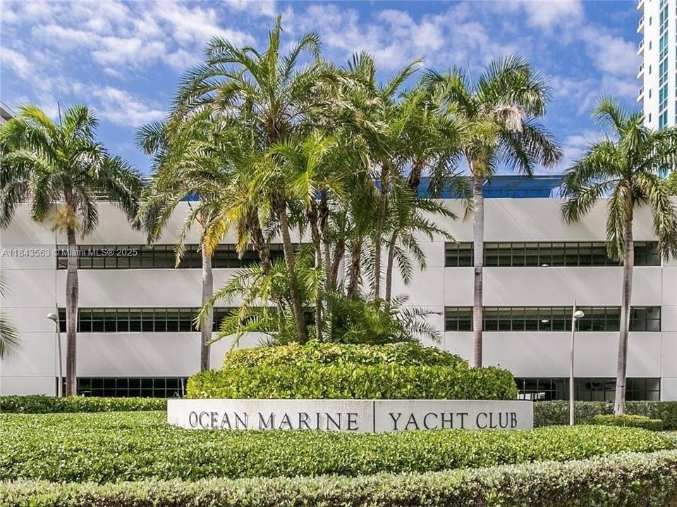 Recently Rented: $3,000 (1 beds, 1 baths, 974 Square Feet)