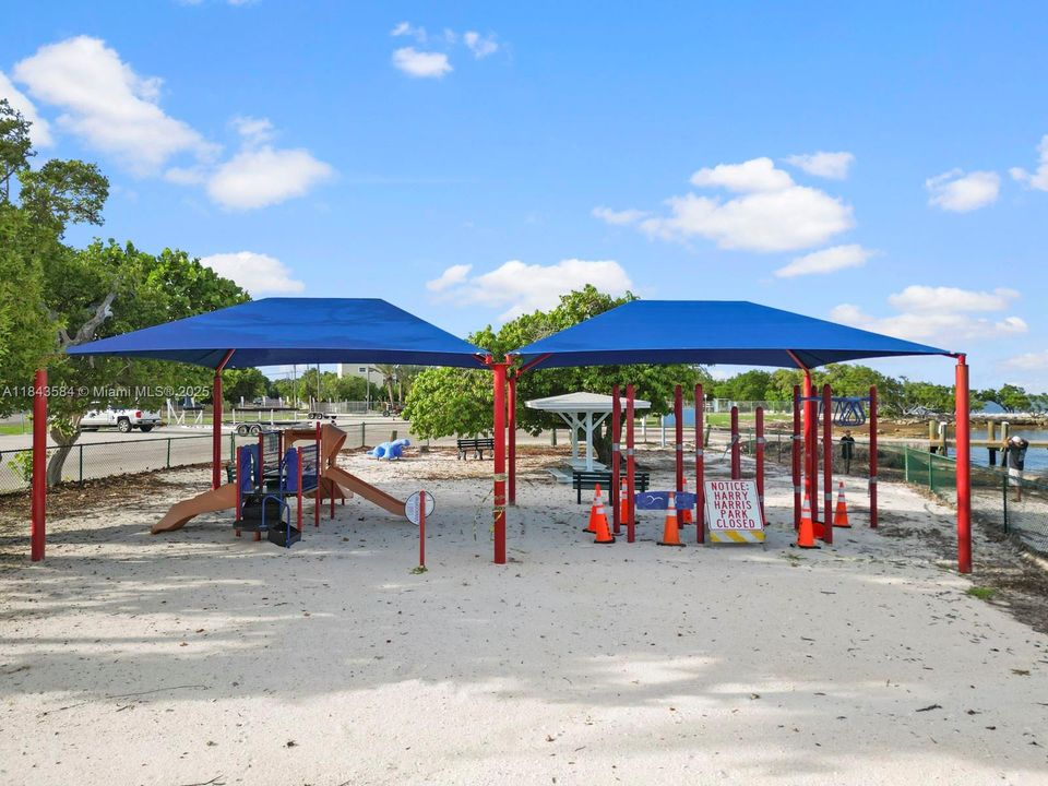 最近售出: $549,500 (3 贝兹, 2 浴室, 1430 平方英尺)