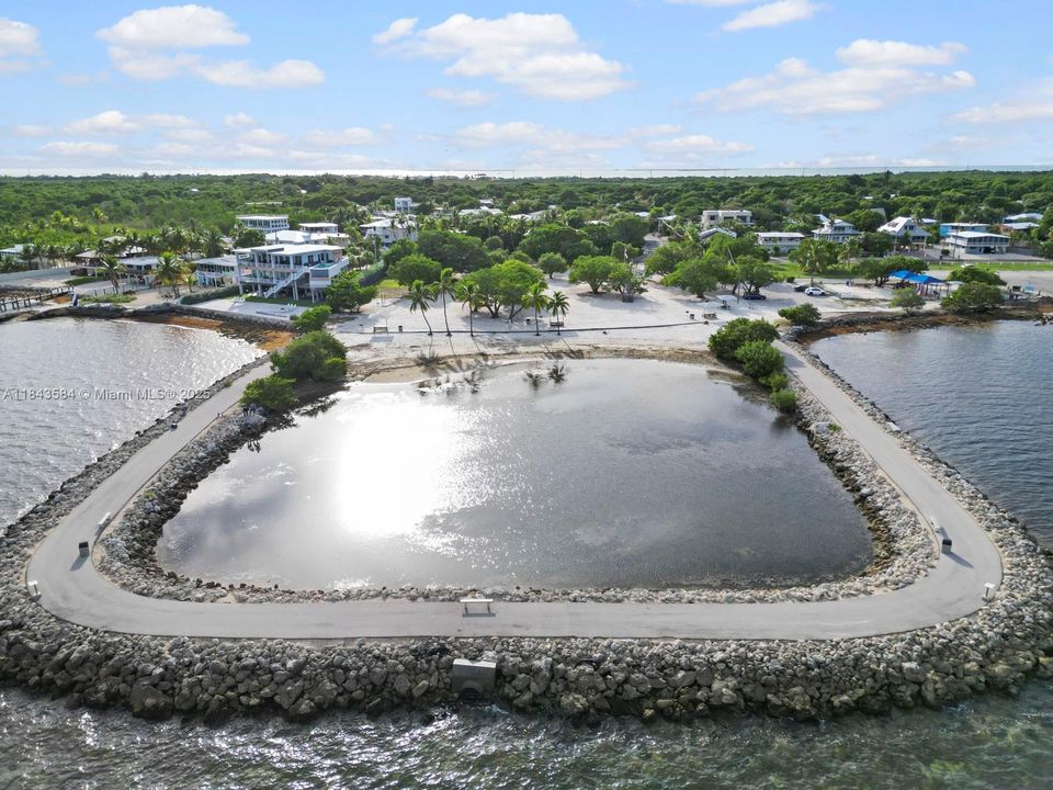 最近售出: $549,500 (3 贝兹, 2 浴室, 1430 平方英尺)