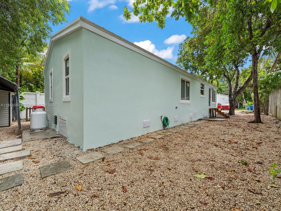 最近售出: $549,500 (3 贝兹, 2 浴室, 1430 平方英尺)